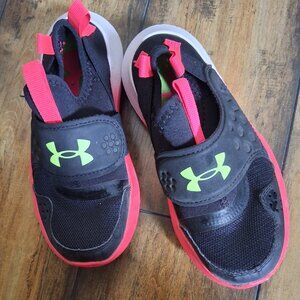 Girls water resistant shoes